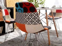 Designerskie krzesło do jadalni MPC ROD TAP patchwork - w aranżcji ze stołem EAMES