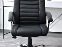 Fotel biurowy skórzany DRAG czarny - wygodne i miękkie siedzisko